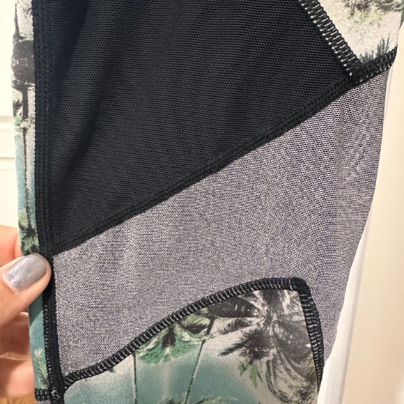 Sweaty Betty Reversible Palm Tree Leggings - Size XS - Picture 4 of 9